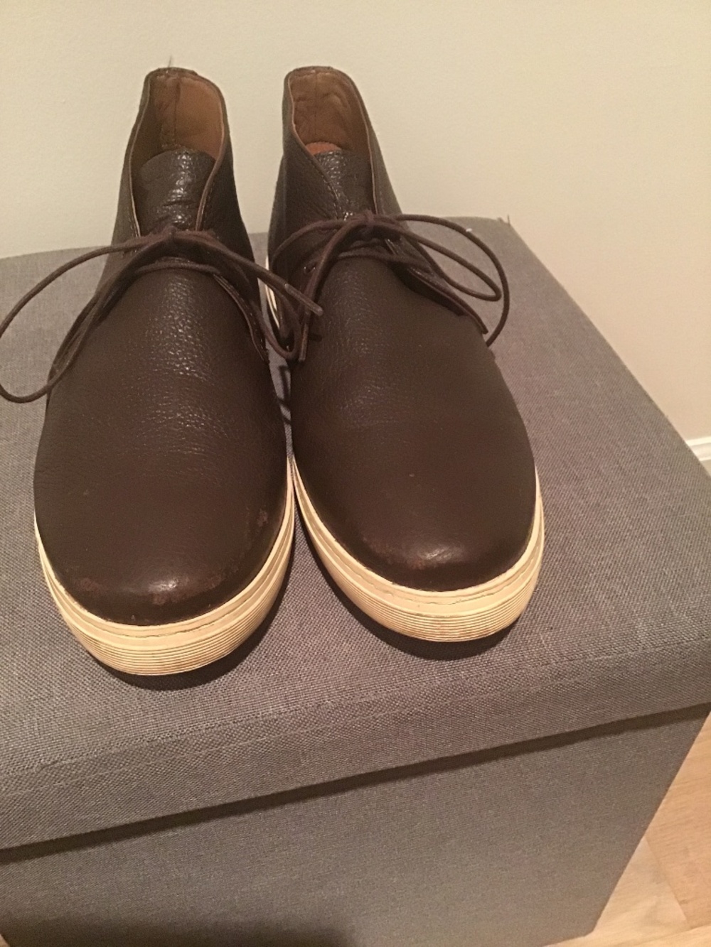 Hawke and Co leather pebble grain chukka sneakers size 10.5